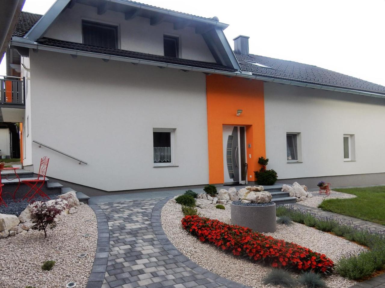 Fruehstueckspension Lach Bed & Breakfast Eberndorf Exterior foto